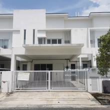 Nice Double Storey Terrace house at Suriaman 3 Sendayan for rent