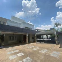 Stunning Bungalow Up to Hill, Fantastic City View, Ample Parking Space