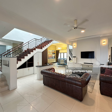 3 stores, Fully Furnished & Renovated, 8 carparks, bangalow