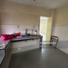 Cheras,Segar apt corner unit with 2 car park free hold