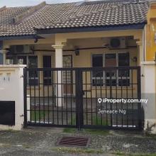 Spacious convenience location easy access to kesas and amenties