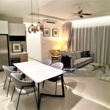 High Floor Unit comes with 3 Car Park. Rented 3 storages in a row 