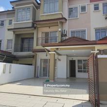 3 storey very nice unit fully furnished