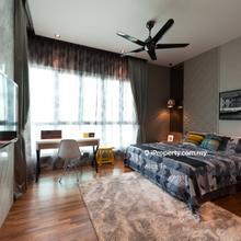 Free 70% Furnished, Ready move in, High cash back, Beside Uni & Mall