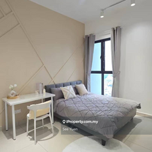 Studio Unit with Washer Dryer For Rent