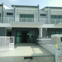 Safety, convenient community with club house at Puchong town centre 