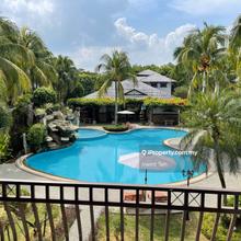 D Melor Pool View