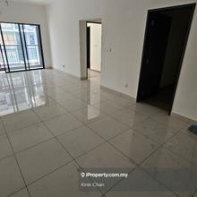 Brand new condo, high floor, 2 carpark and luxury facilities