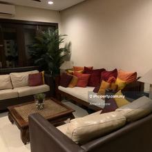 Well maintained Fully Furnished Unit 