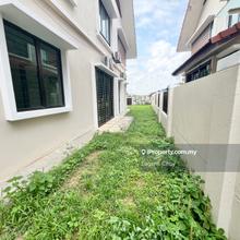 Good condition big land Bandar kinrara 8 sapphire emerald