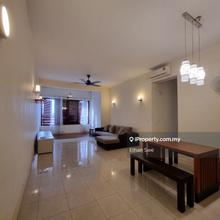 Peace & Comfortable Environment, Walking Distance to MRT & The Curve