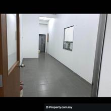 Bukit Indah Shop For rent