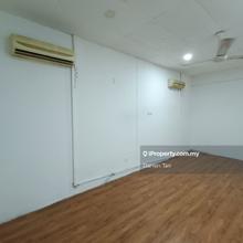 Bukit Beruntung Shop for Rent