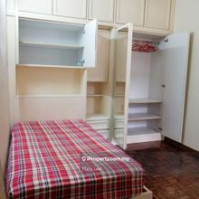 Room for let suitable for doctor and nurse 