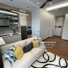 Freehold unit with good condition and hotel feel, brand new