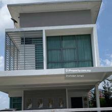 Spacious Family Bungalow 4 Sale in Kota Seriemas: Safe & Serene Living