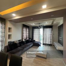 Nearby To Mrt , Giza Mall