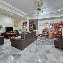2 Storey Corner Lot 3453 Sq Ft Fully Extend Fully Renovated Freehold
