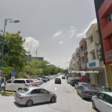 Freehold face main road 3.5 storey shop, 10 mins walk to LRT by 2025