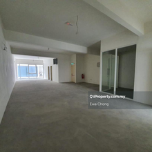 Shop-Office with Private Lift for Rent!