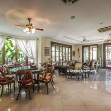 Golf course view bungalow with 6,850 sqft of timeless quality space