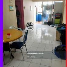 Limited unit / facing pool / Block B