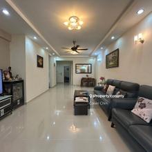 Renovated unit , 2 carpark