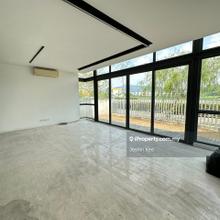 Rare Find Lakefront Semi-D with Lake View & Garden View. 