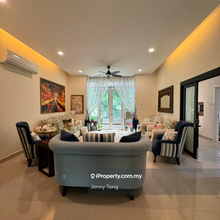 Amazing view! Facing river and green! Walking distance to club house  