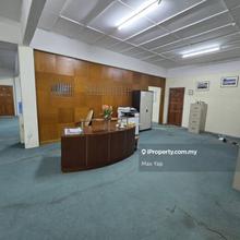Spacious office to rent