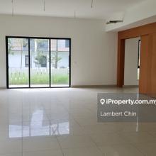 Well-known developer, great surroundings and ambience