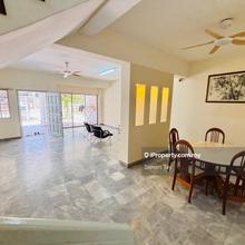 Bayan hill terrace house 2.5 storey