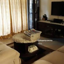 Well maintained unit at paradesa tropica condominium