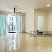 Corner unit, 2 rooms, partly furnished, nice view, high floor