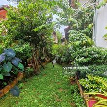 2.5 Storey Terrace with side land for beautiful garden