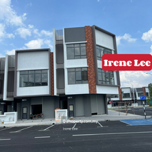 Corner 1st floor facing main road jade square jade hills Kajang Bangi 