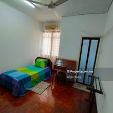 Room for rent 