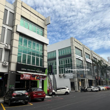 Bandar Puteri Puchong 4 Storey shop endlot walking to Lrt Roi 5.4%