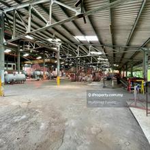 Heavy duty factory, with overhead crane