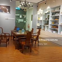 Short drive to LRT station and Oasis Square business centre