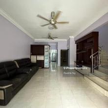 Austin Perdana 5/xx @ Mount Austin double storey terrace for rent 