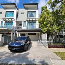 Luxurious 3 Storey Courtyard Villa for rent ready viewing 