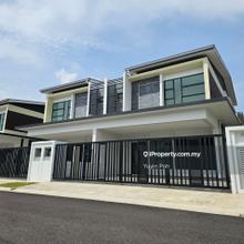 Honeydale Residence @ Impian Emas Double Storey Cluster House for Sale