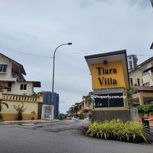 Corner semi D with huge land