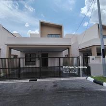 Gated Guarded. 1.5 Storey Bungalow Taman La Casa, Lunas. Nice Unit