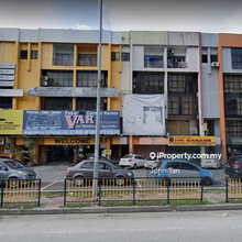 Facing main road and comes with lift