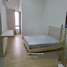 Studio unit 1 room 1 bath in front of Taylor international school usj1