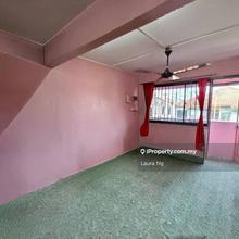 Taman Ungku Tun Aminah Flat