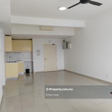 Surrounded with Living Conveniences, Walk distance to Nsk & Giant mall
