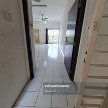 Intermediate unit for rent Plaza Menjalara